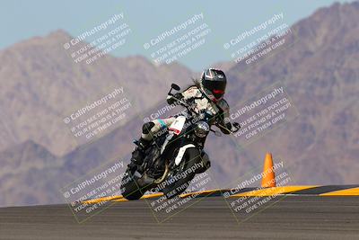 media/Oct-03-2022-Moto Forza (Mon) [[5f077a3730]]/Intermediate Group/Session 4 (Turn 9)/